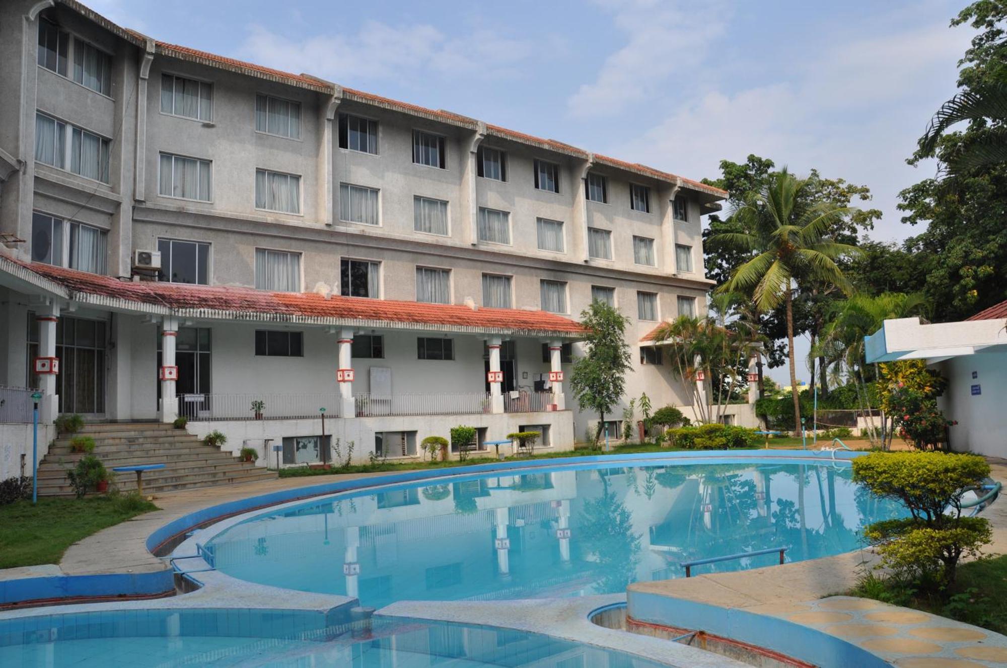 Ramee Guestline Tirupati Hotel Ngoại thất bức ảnh