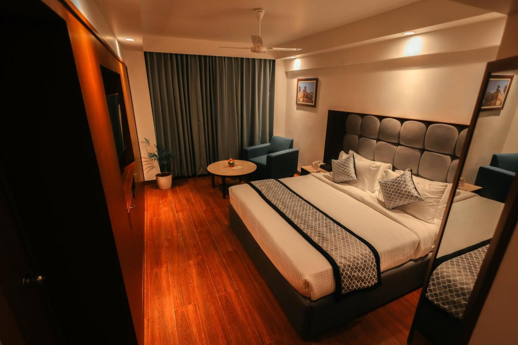 Ramee Guestline Tirupati Hotel Ngoại thất bức ảnh