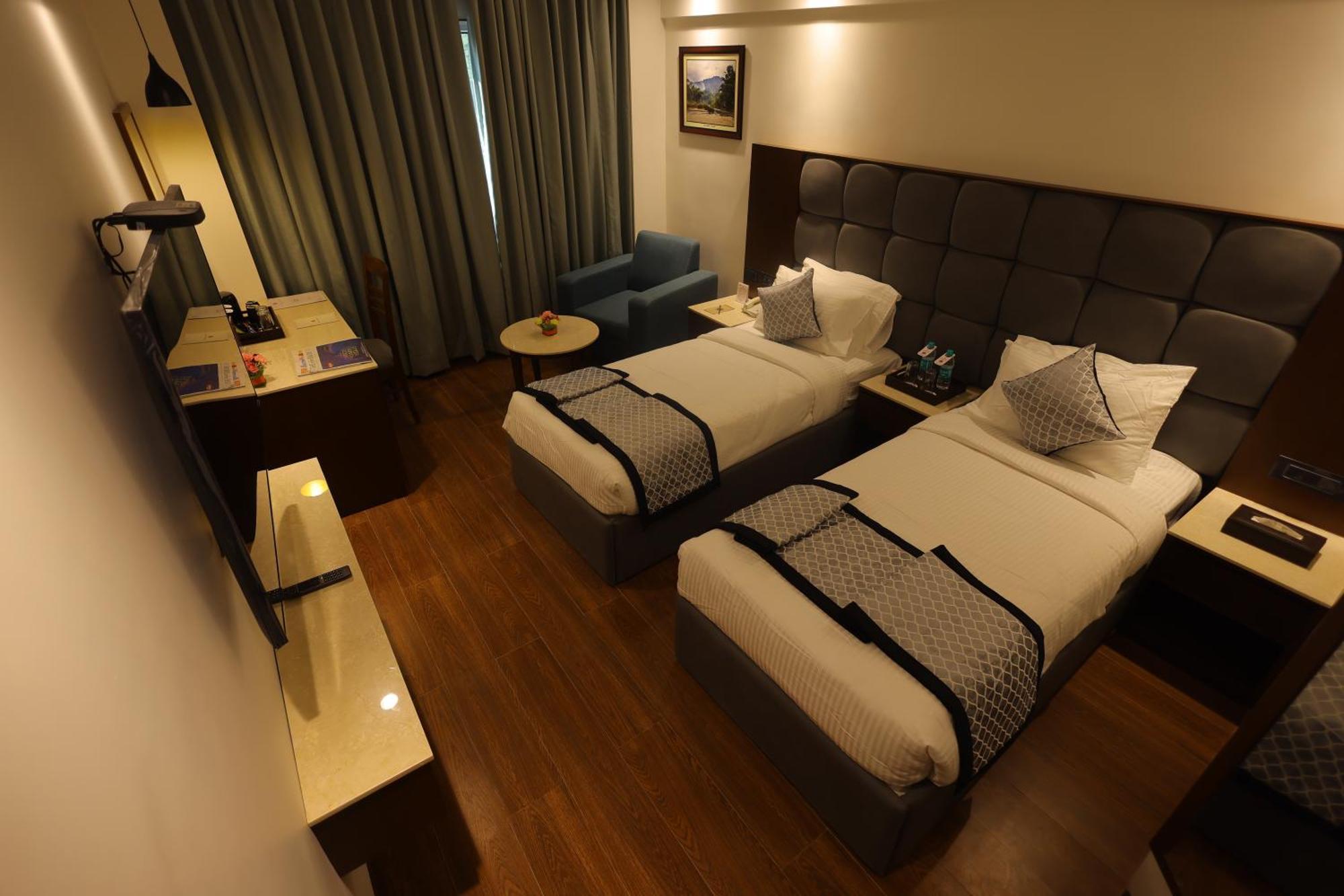 Ramee Guestline Tirupati Hotel Ngoại thất bức ảnh