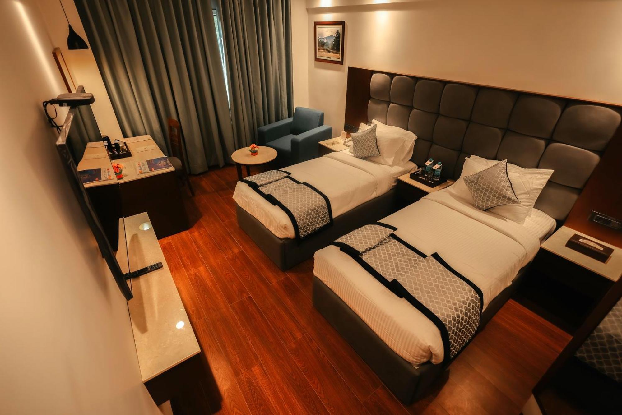 Ramee Guestline Tirupati Hotel Ngoại thất bức ảnh